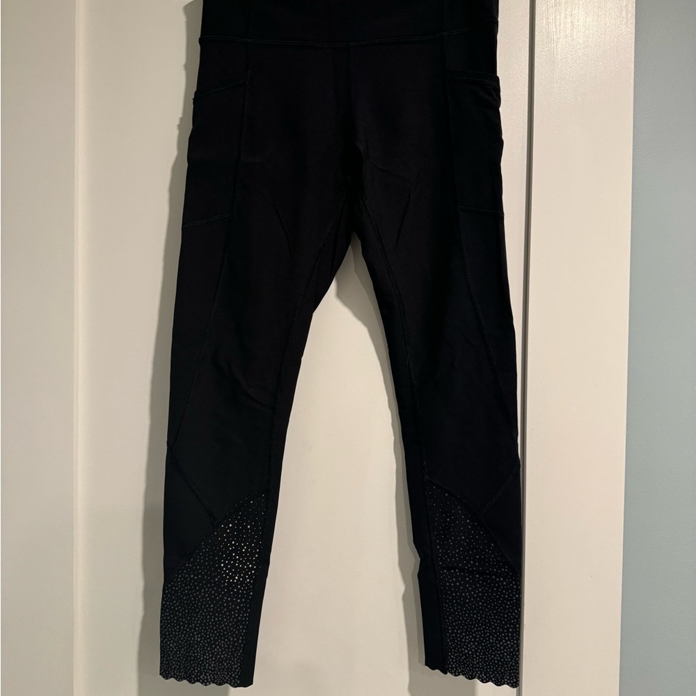 LULULEMON Leggings with metallic details and scalloped bottom